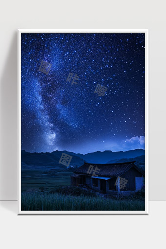 宁静山村夜晚星空银河自然风光美景