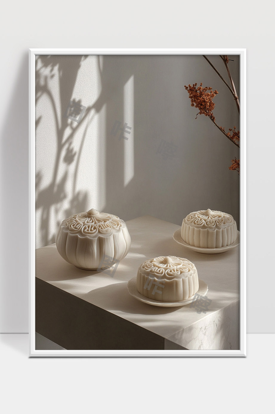简约风格盘中精致中秋传统花纹月饼
