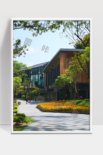 现代校园建筑与绿色景观和谐共融的美丽环境