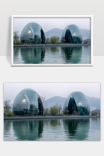 湖畔现代玻璃蛋形建筑与山水景观和谐共融