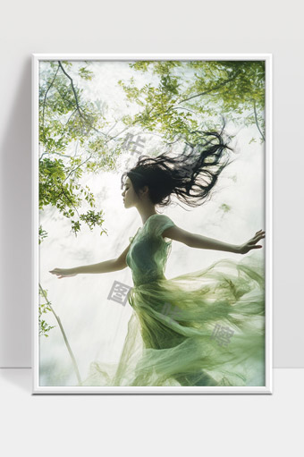 绿意盎然中飘逸舞动的少女自然之美