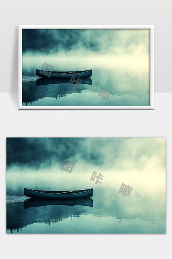 寂静湖面上的独木舟与晨雾氤氲美景