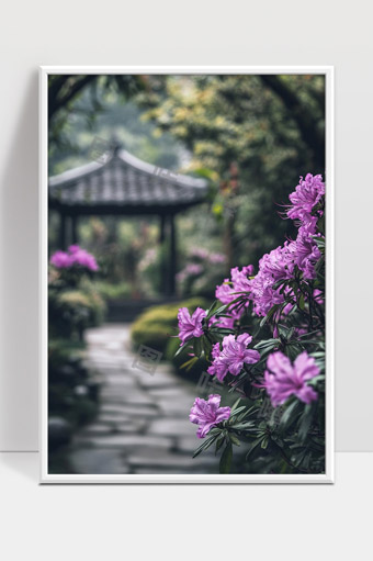 幽静花园中紫色杜鹃花与古典凉亭的唯美景致