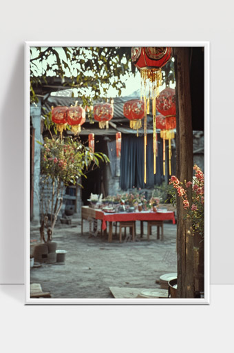 古镇庭院红灯笼装饰传统节日氛围浓厚