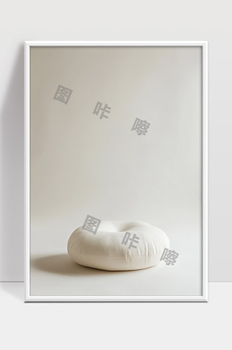 极简风格圆形白色坐垫居家装饰软垫舒适设计