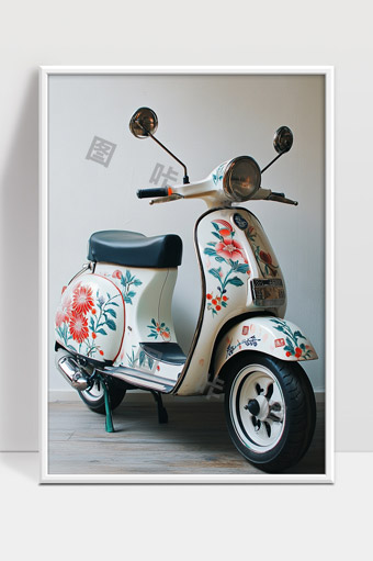 复古复古花卉图案装饰白色电动摩托车