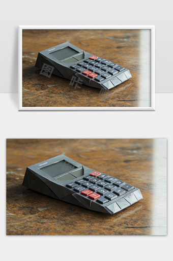 折纸制作的创意计算器模型展示