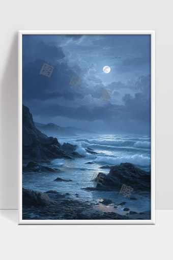 月光照耀下的宁静海岸岩石波涛景色