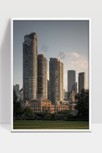 现代城市高层建筑与绿地自然景观融合