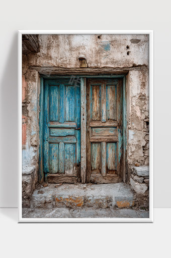 古朴斑驳蓝色木门展现岁月沧桑感