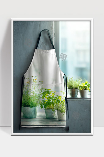 窗边阳光下的绿色植物和洁白围裙静谧美好生活