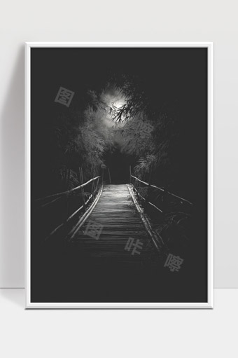 月光映照下静谧幽深的竹林小桥夜景