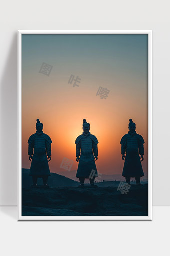 夕阳下秦俑兵团的壮丽剪影与历史韵味