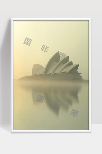 雾中悉尼歌剧院与水中倒影唯美风景