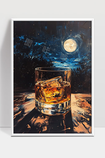 静谧夜晚月光下的威士忌酒杯光影画面