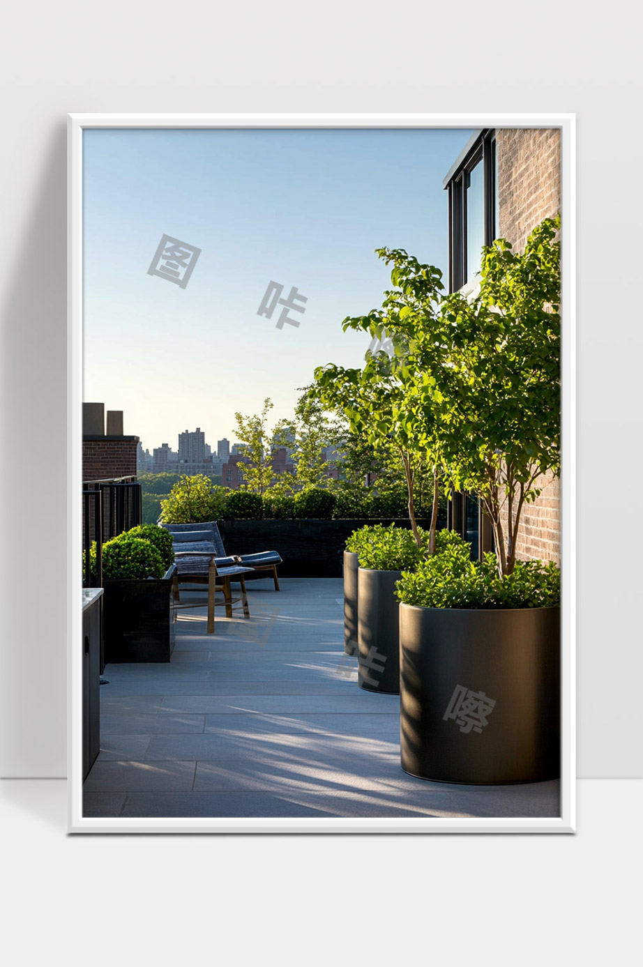 现代城市阳台绿植休闲空间设计与自然景观融合