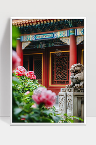 古典庭院中盛开的牡丹与石狮子雕塑景观