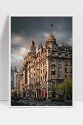 上海外滩历史建筑与现代城市风光融合美景